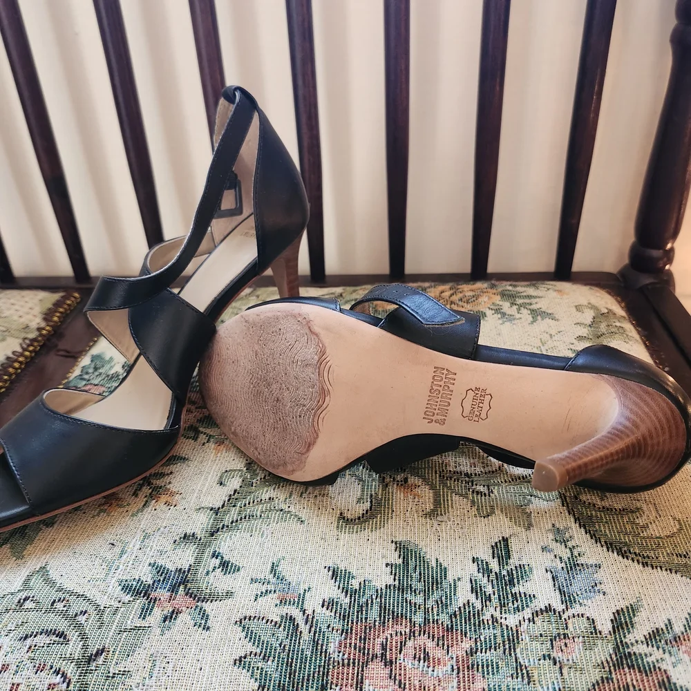 Johnston & Murphy Black Strappy Heels - Picture 5 of 7
